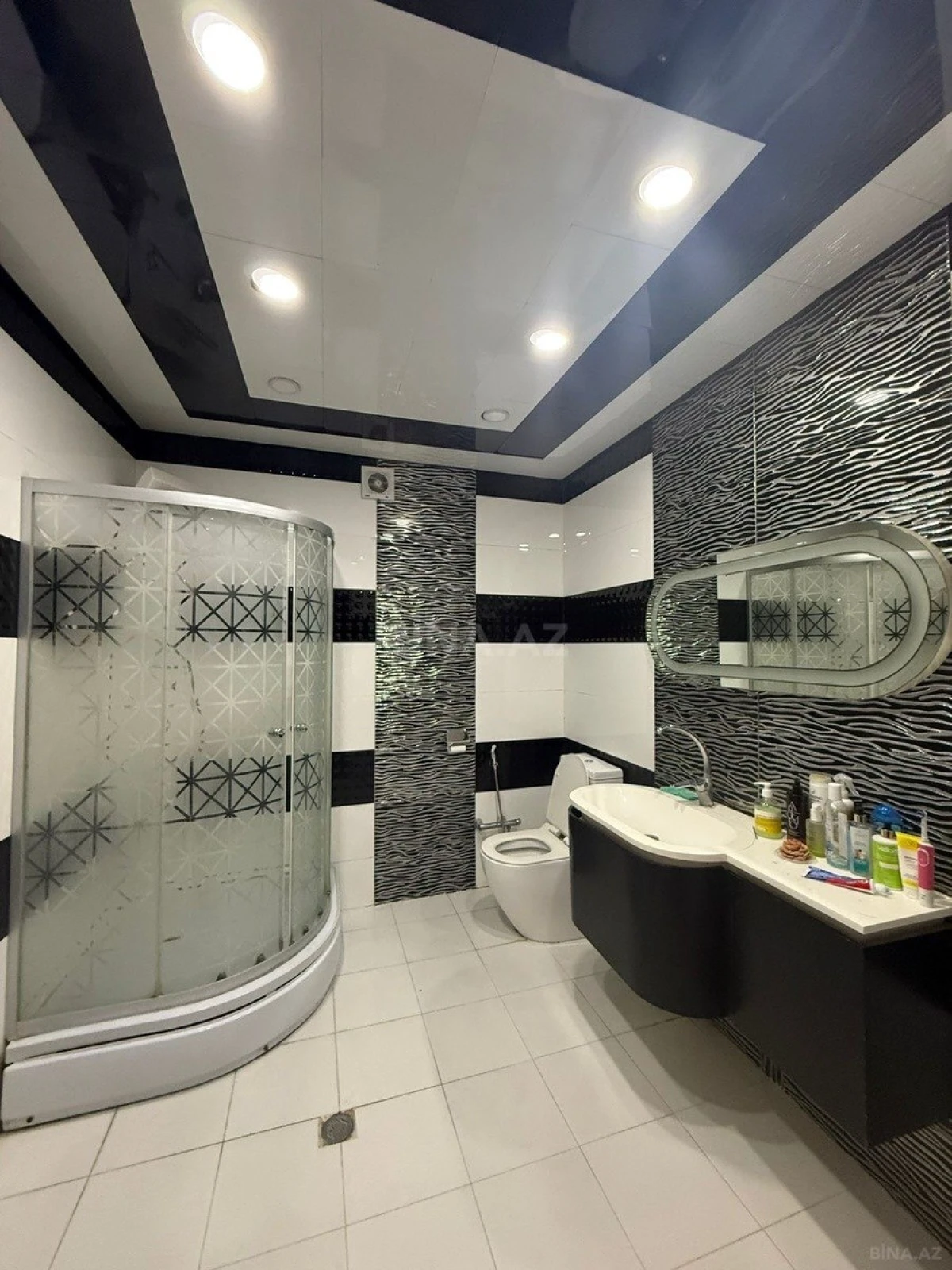 Satılır 3 otaqlı mənzil 140 m²