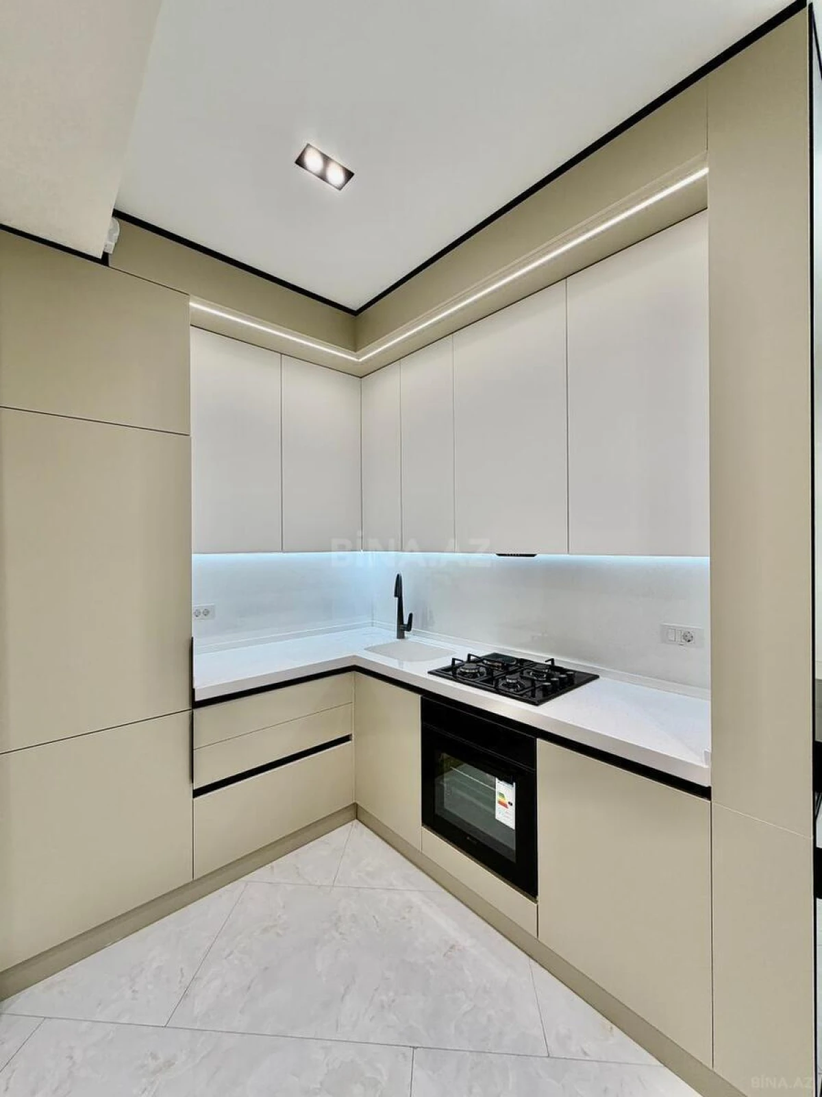 Satılır 3 otaqlı mənzil 108 m²