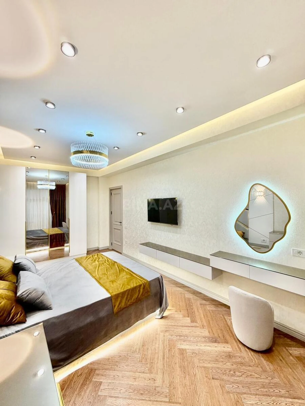 Satılır 3 otaqlı mənzil 108 m²