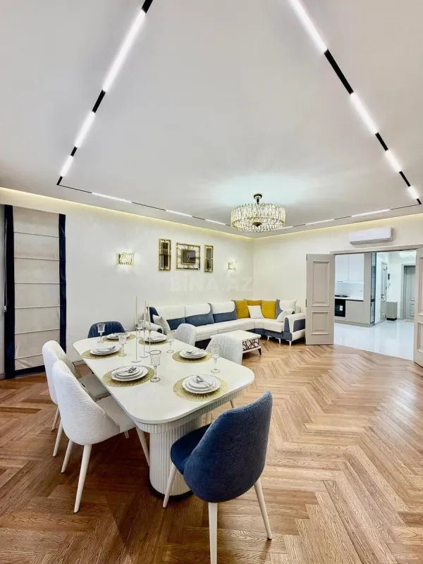 Satılır 3 otaqlı mənzil 108 m²
