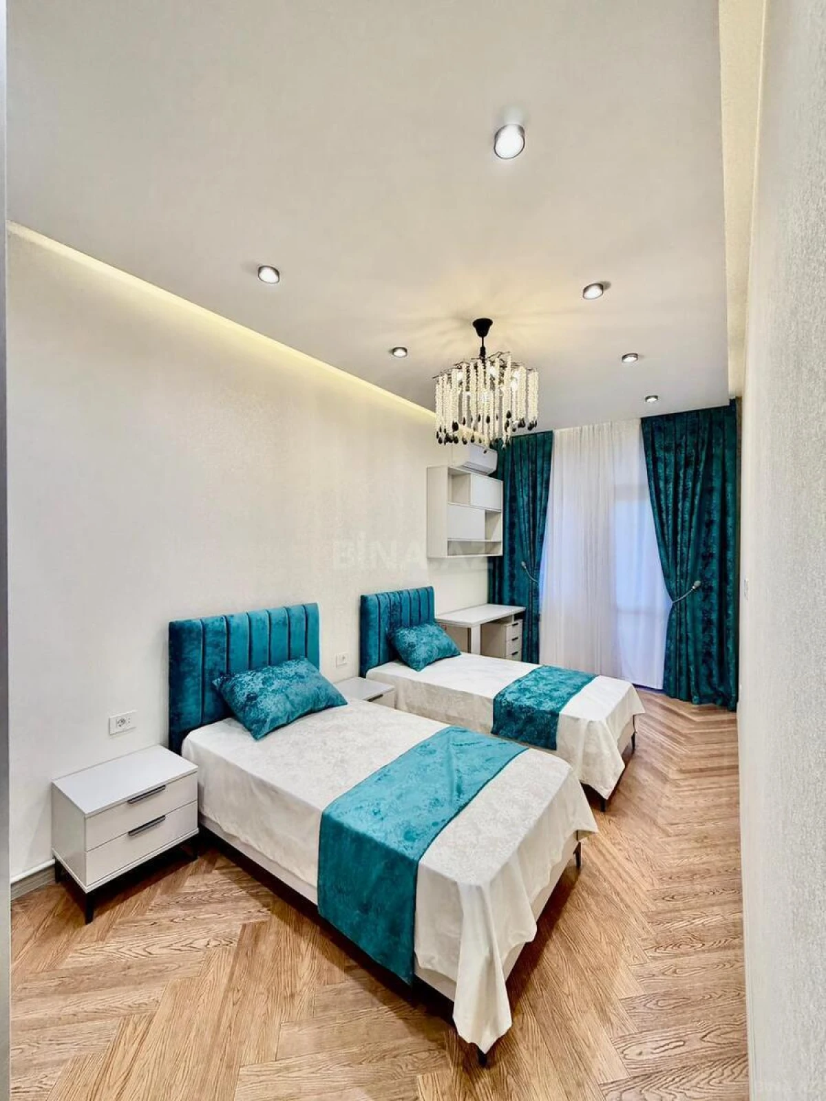 Satılır 3 otaqlı mənzil 108 m²