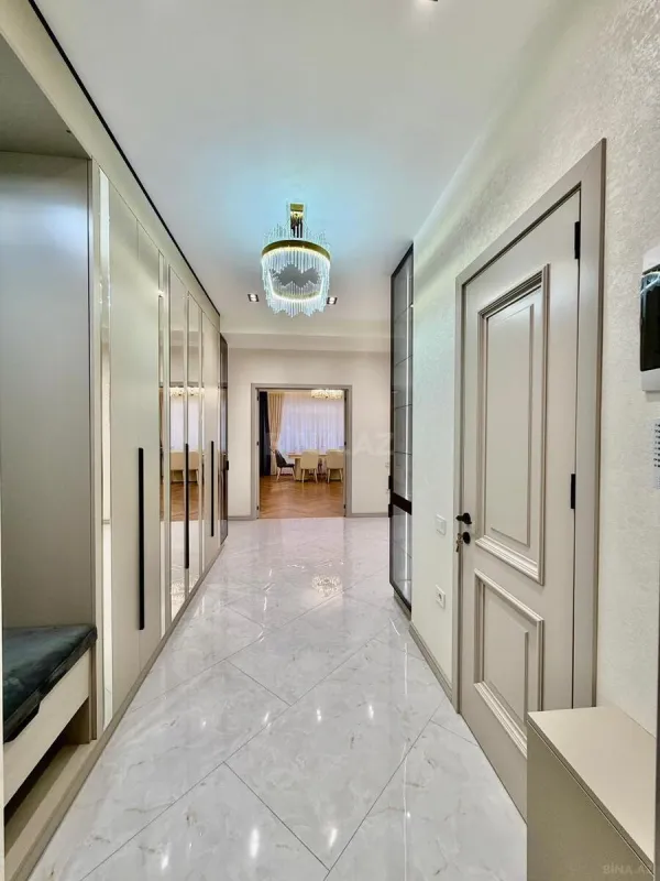 Satılır 3 otaqlı mənzil 108 m²