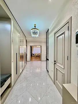 Satılır 3 otaqlı mənzil 108 m²