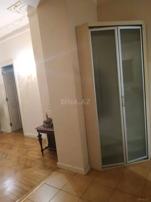 Kirayə verilir 3 otaqlı mənzil 120 m²