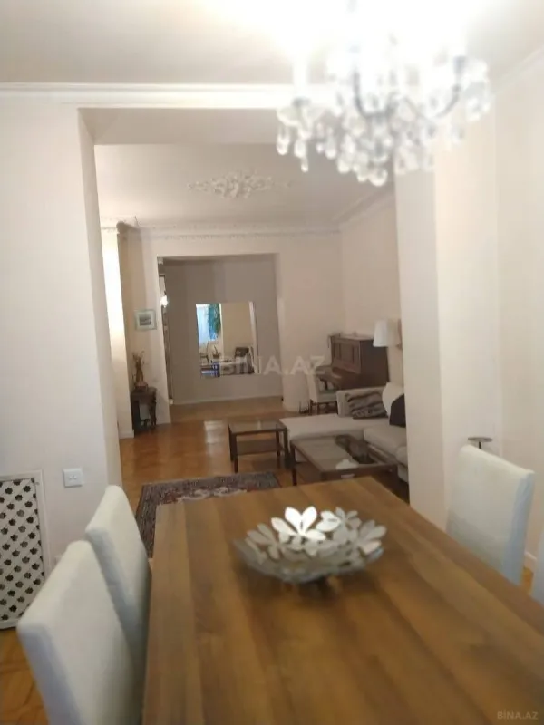 Kirayə verilir 3 otaqlı mənzil 120 m²