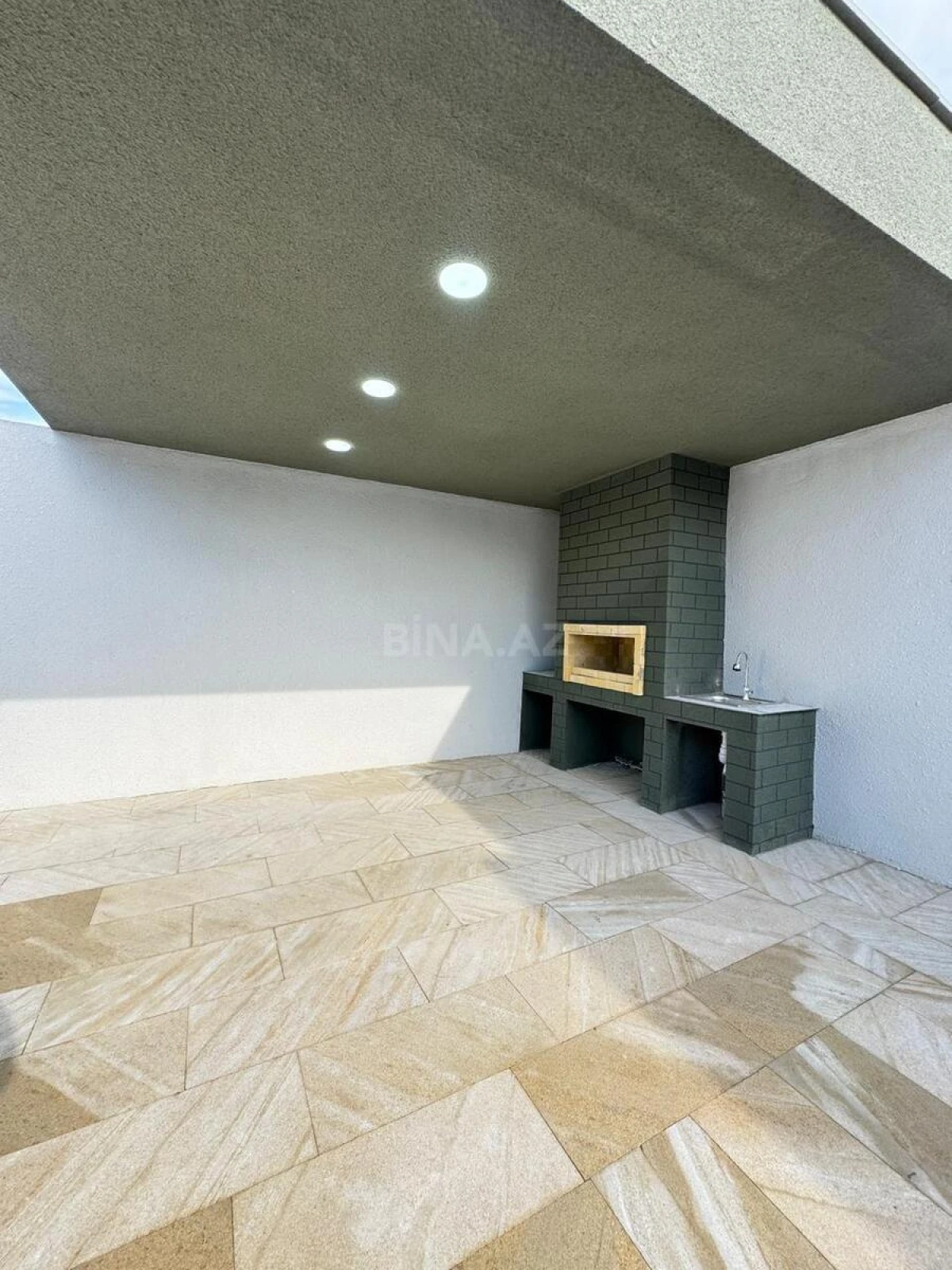 Satılır 4 otaqlı həyət evi 180 m²
