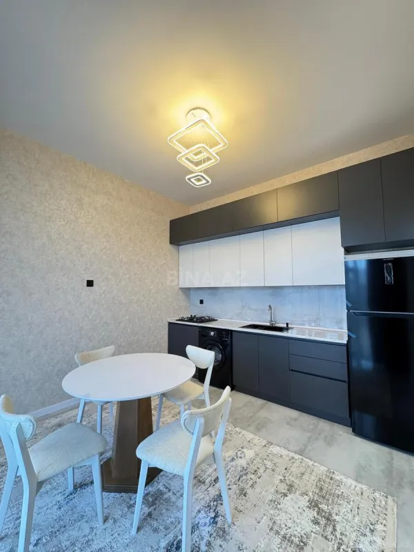 Satılır 4 otaqlı həyət evi 180 m²