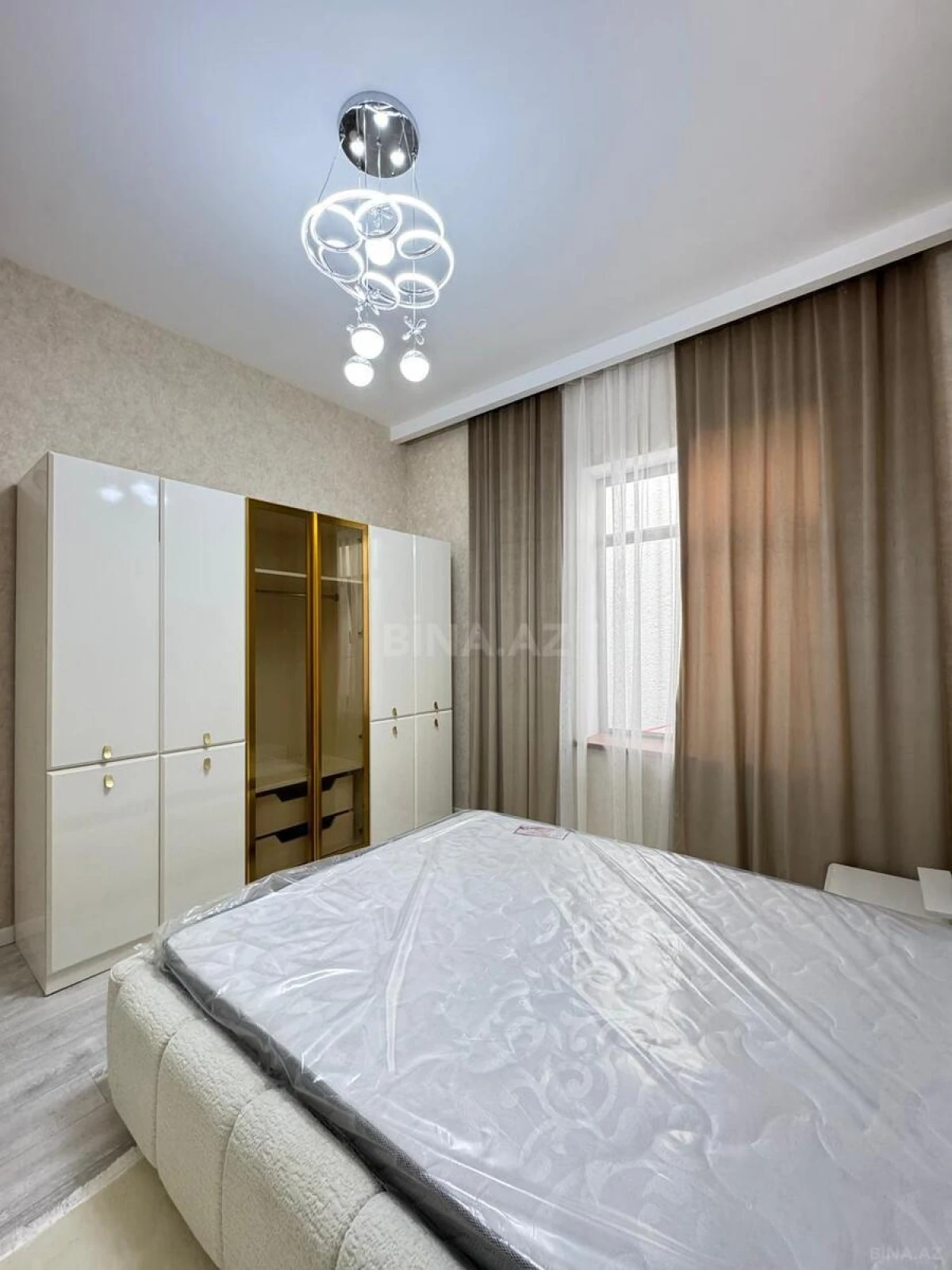 Satılır 4 otaqlı həyət evi 180 m²
