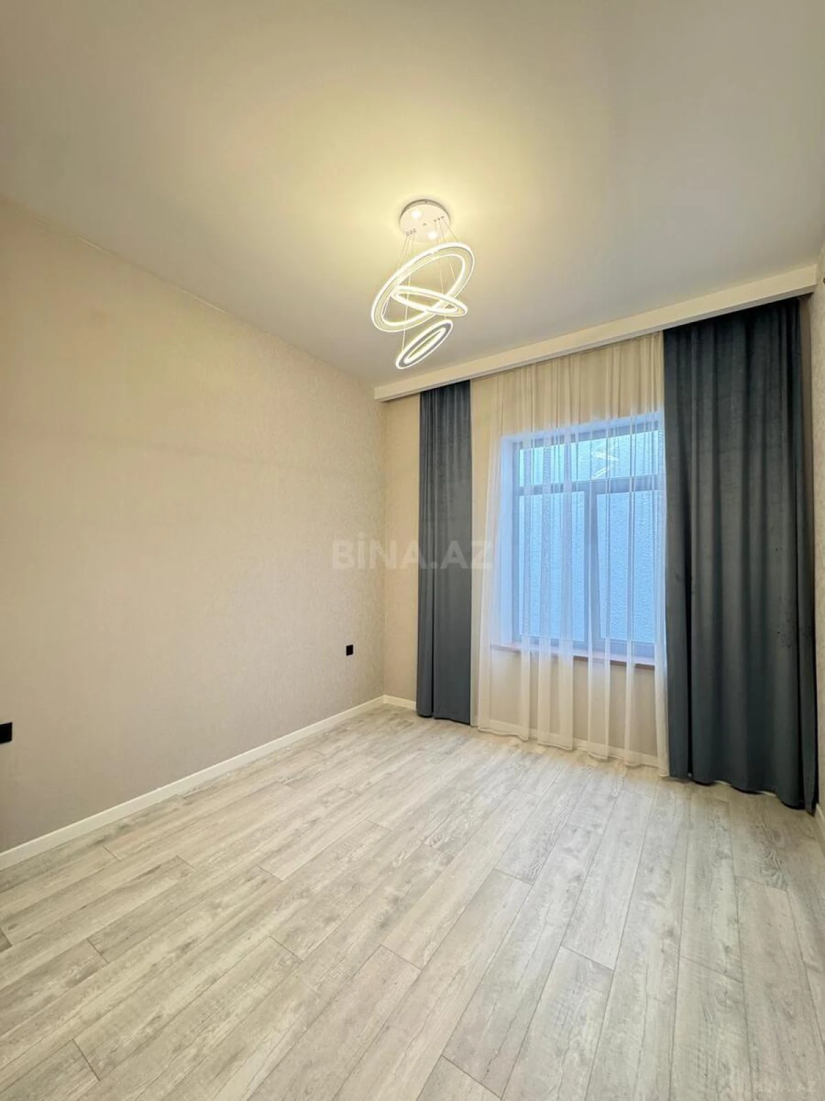 Satılır 4 otaqlı həyət evi 180 m²