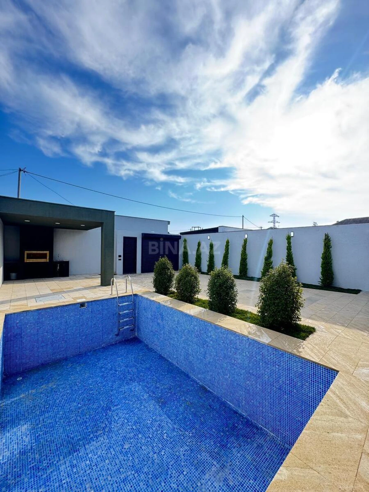 Satılır 4 otaqlı həyət evi 180 m²