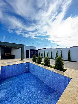 Satılır 4 otaqlı həyət evi 180 m²