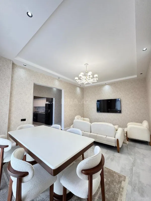 Satılır 4 otaqlı həyət evi 180 m²