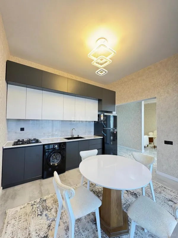 Satılır 4 otaqlı həyət evi 180 m²