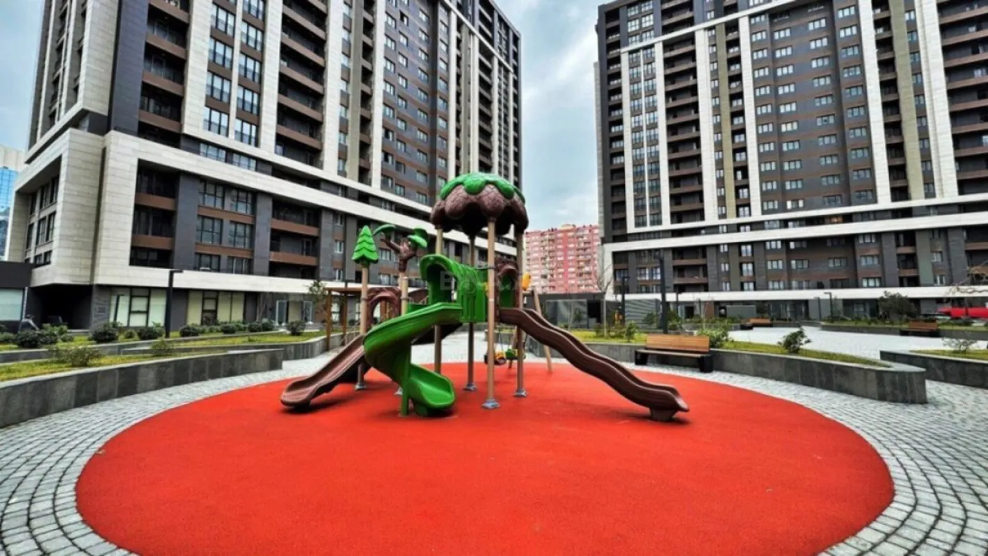 Satılır 2 otaqlı mənzil 67 m²