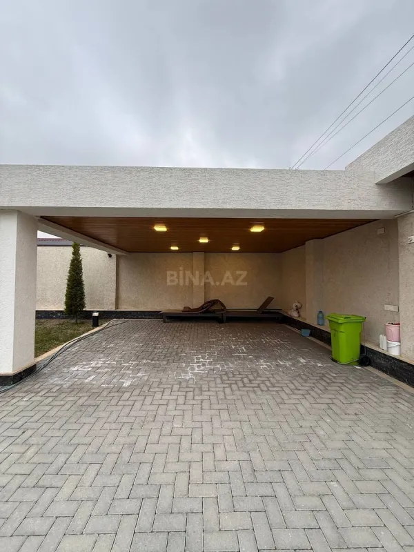 Satılır 4 otaqlı həyət evi 240 m²