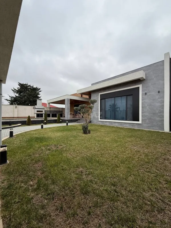 Satılır 4 otaqlı həyət evi 240 m²