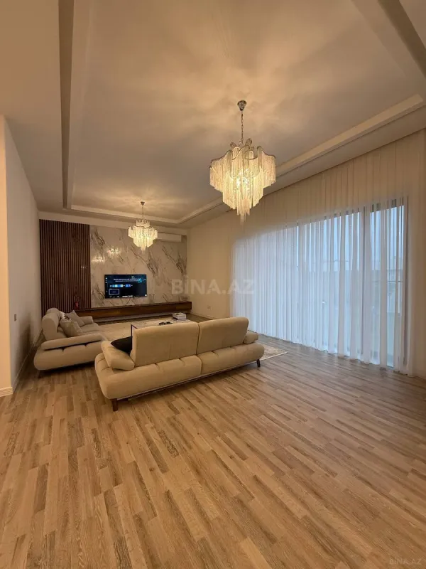 Satılır 4 otaqlı həyət evi 240 m²