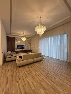 Satılır 4 otaqlı həyət evi 240 m²