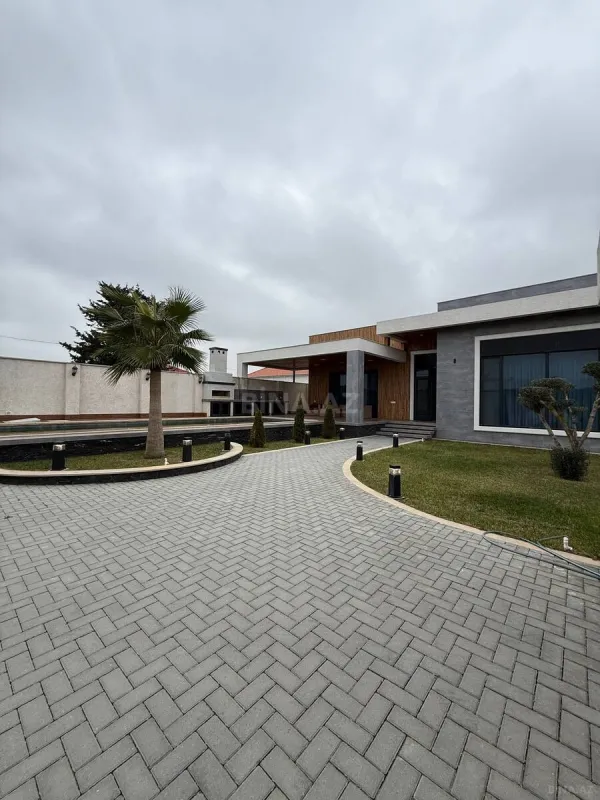 Satılır 4 otaqlı həyət evi 240 m²