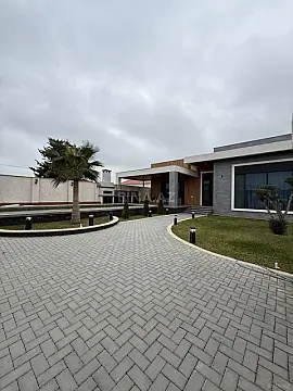 Satılır 4 otaqlı həyət evi 240 m²