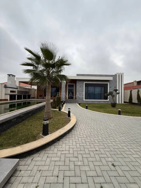 Satılır 4 otaqlı həyət evi 240 m²