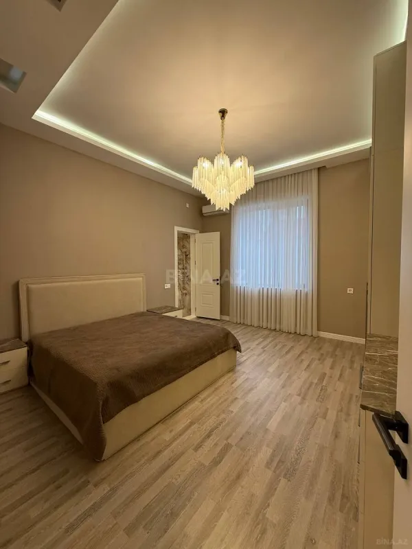 Satılır 4 otaqlı həyət evi 240 m²