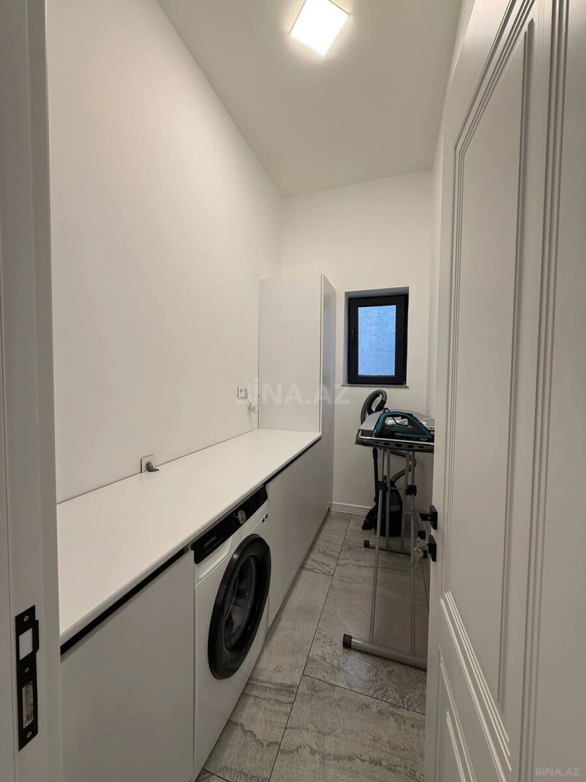 Satılır 4 otaqlı həyət evi 240 m²