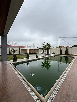 Satılır 4 otaqlı həyət evi 240 m²