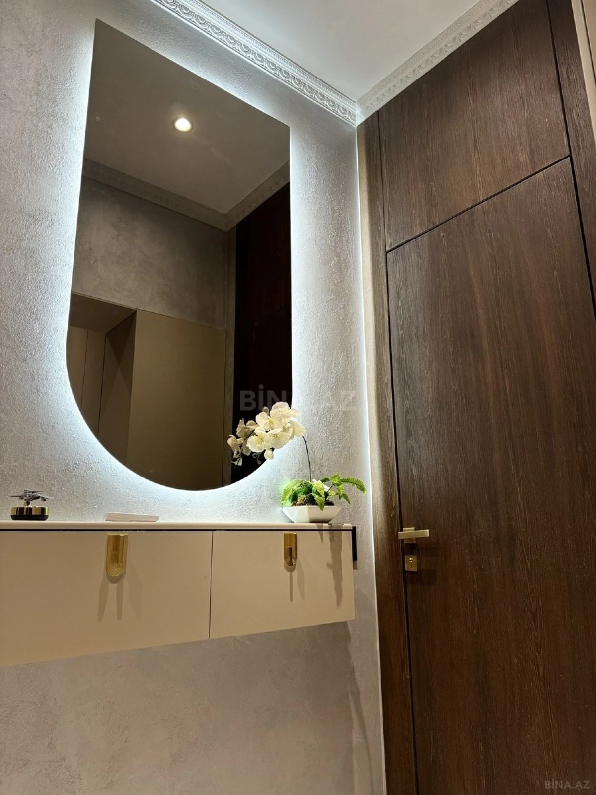 Satılır 3 otaqlı mənzil 92 m²