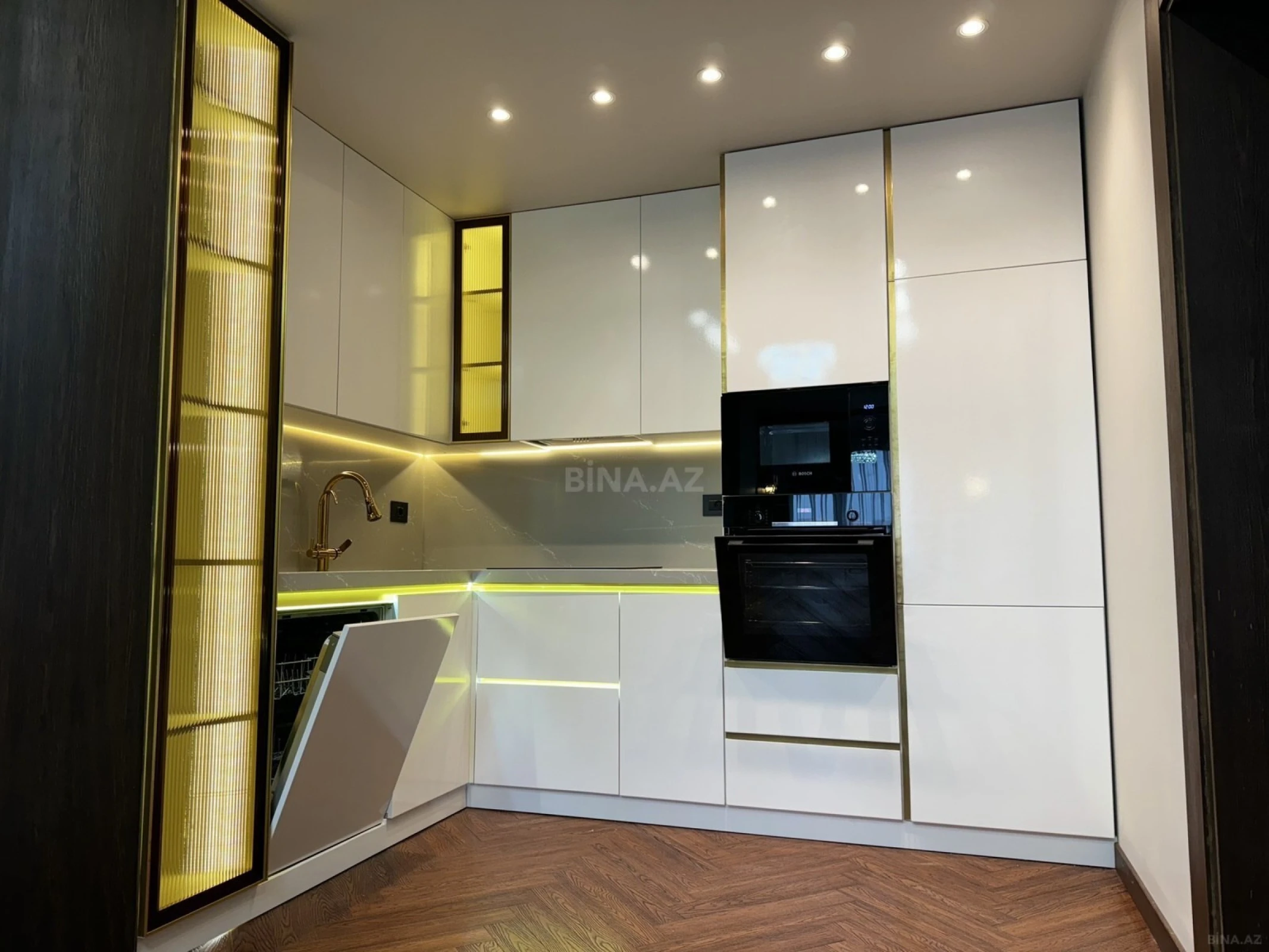 Satılır 3 otaqlı mənzil 92 m²