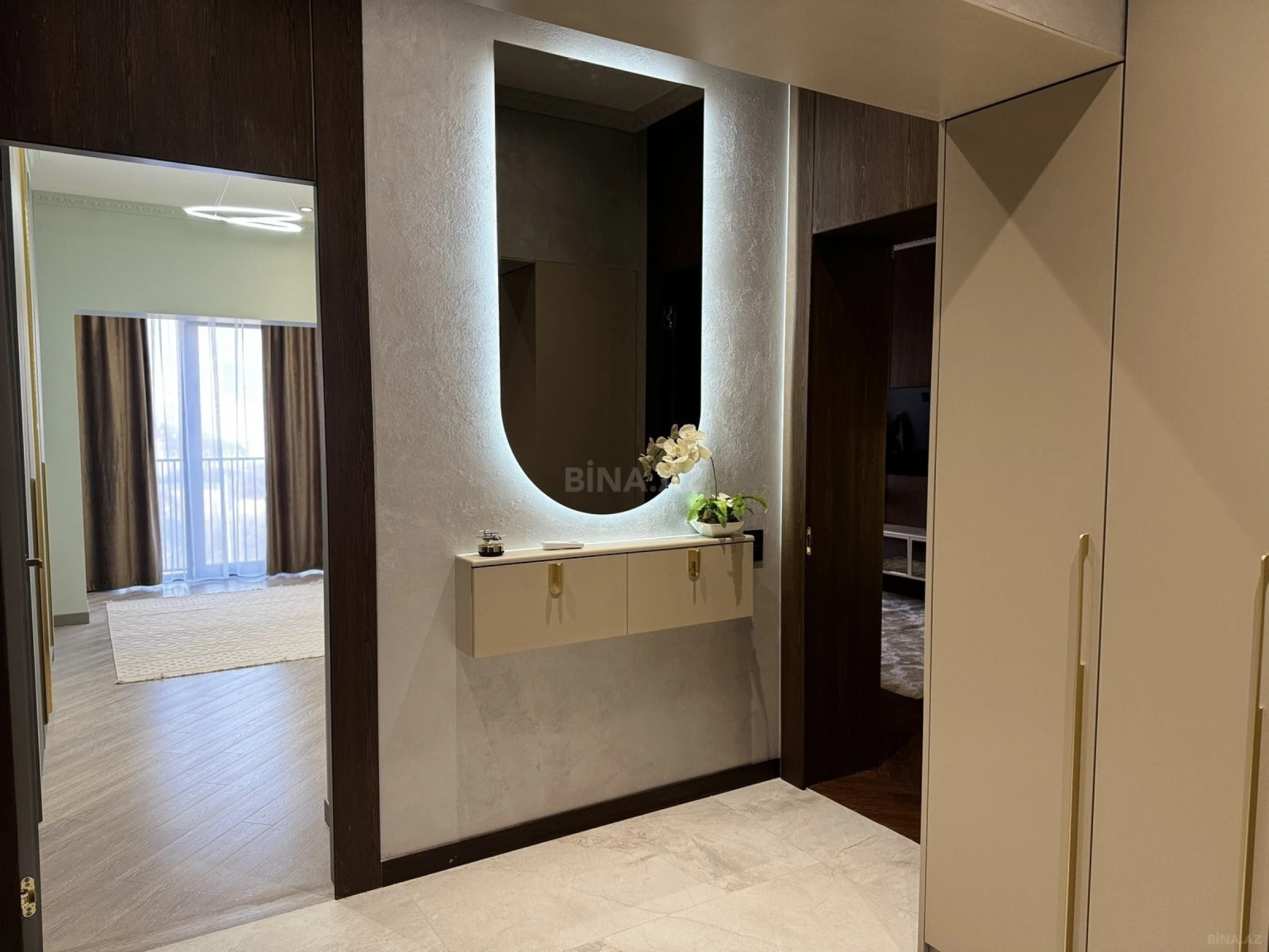 Satılır 3 otaqlı mənzil 92 m²