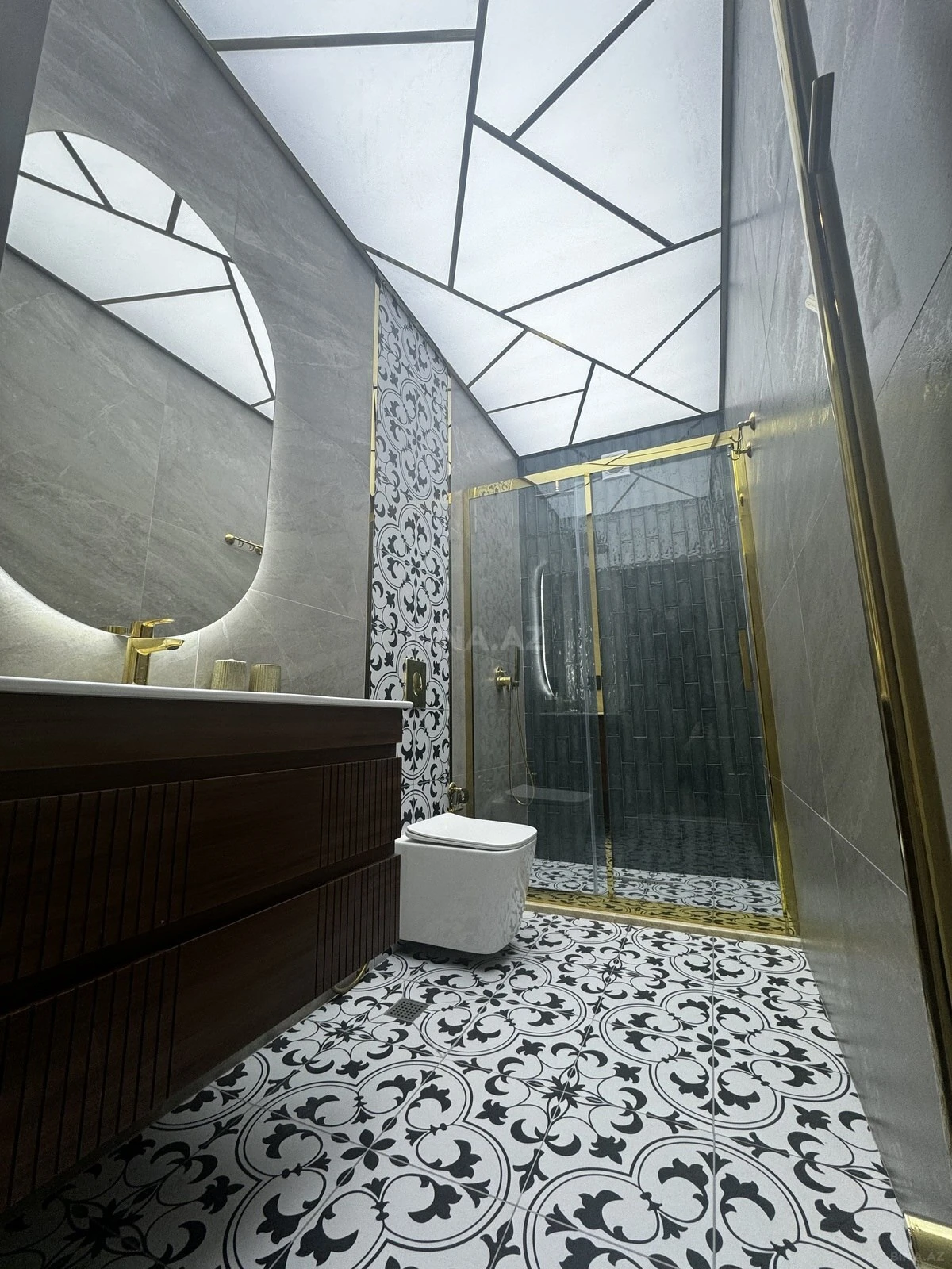 Satılır 3 otaqlı mənzil 92 m²