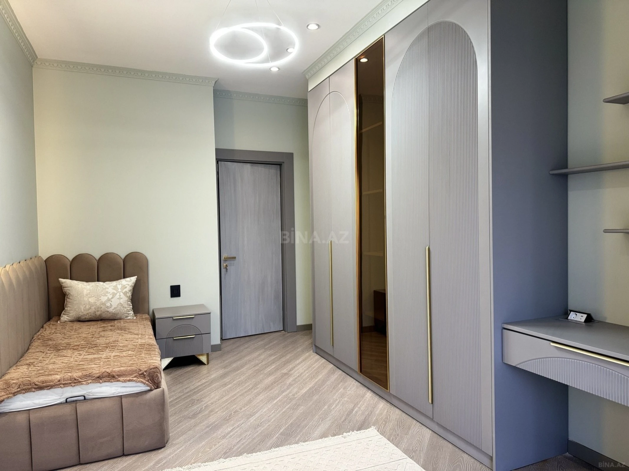 Satılır 3 otaqlı mənzil 92 m²