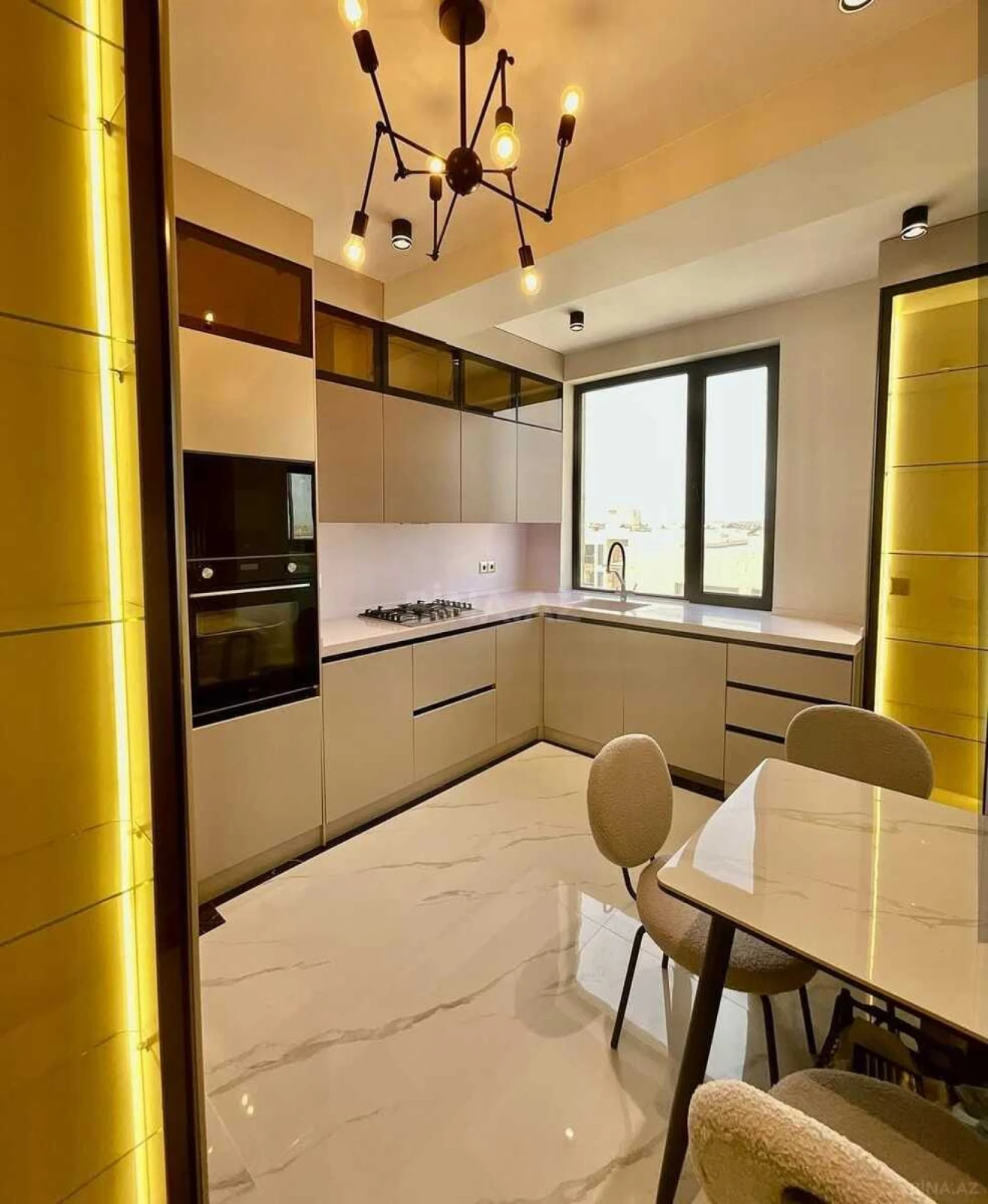 Satılır 3 otaqlı mənzil 101 m²