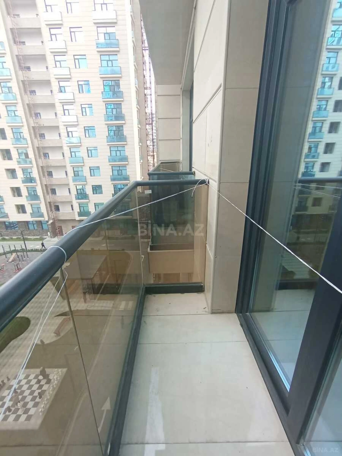 Satılır 2 otaqlı mənzil 81 m²