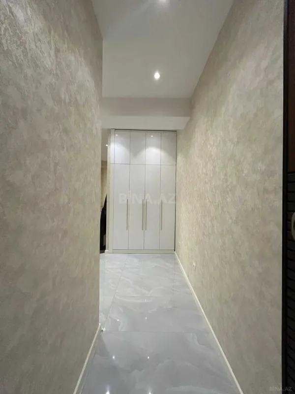Satılır 2 otaqlı mənzil 81 m²