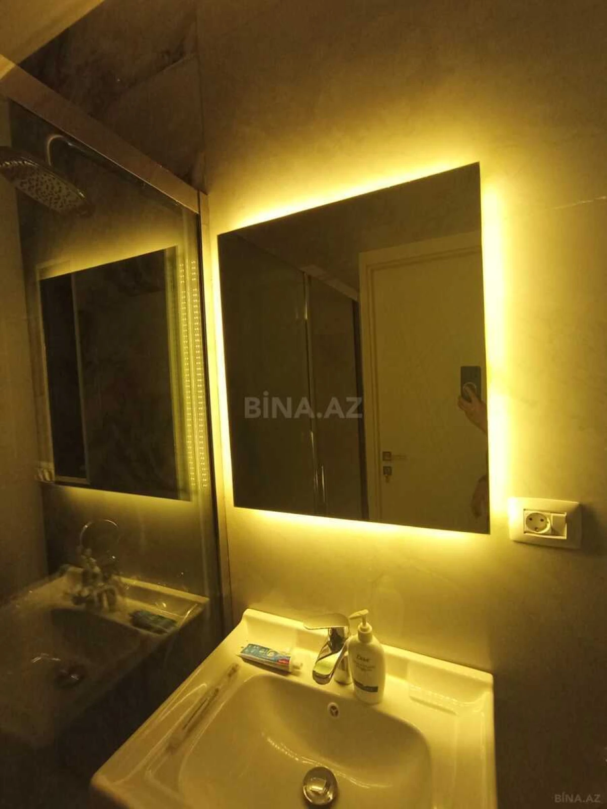 Satılır 2 otaqlı mənzil 81 m²