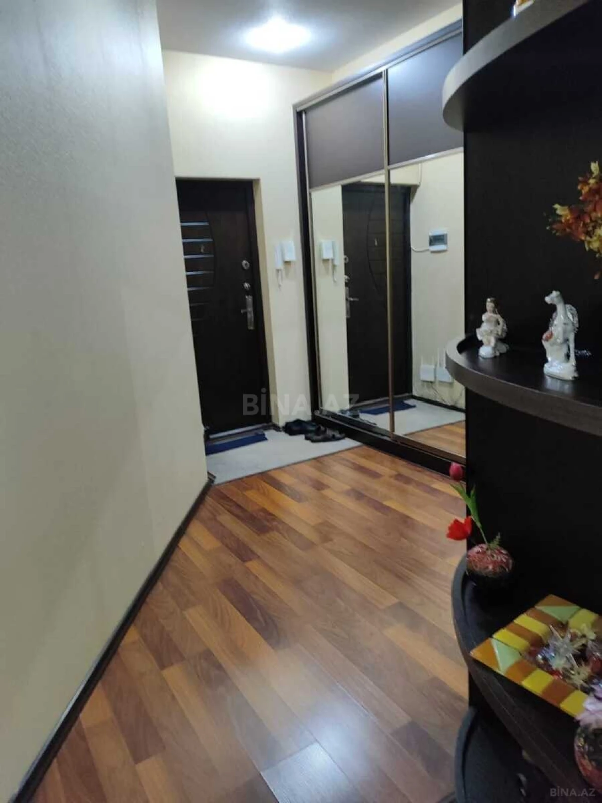 Satılır 2 otaqlı mənzil 70 m²