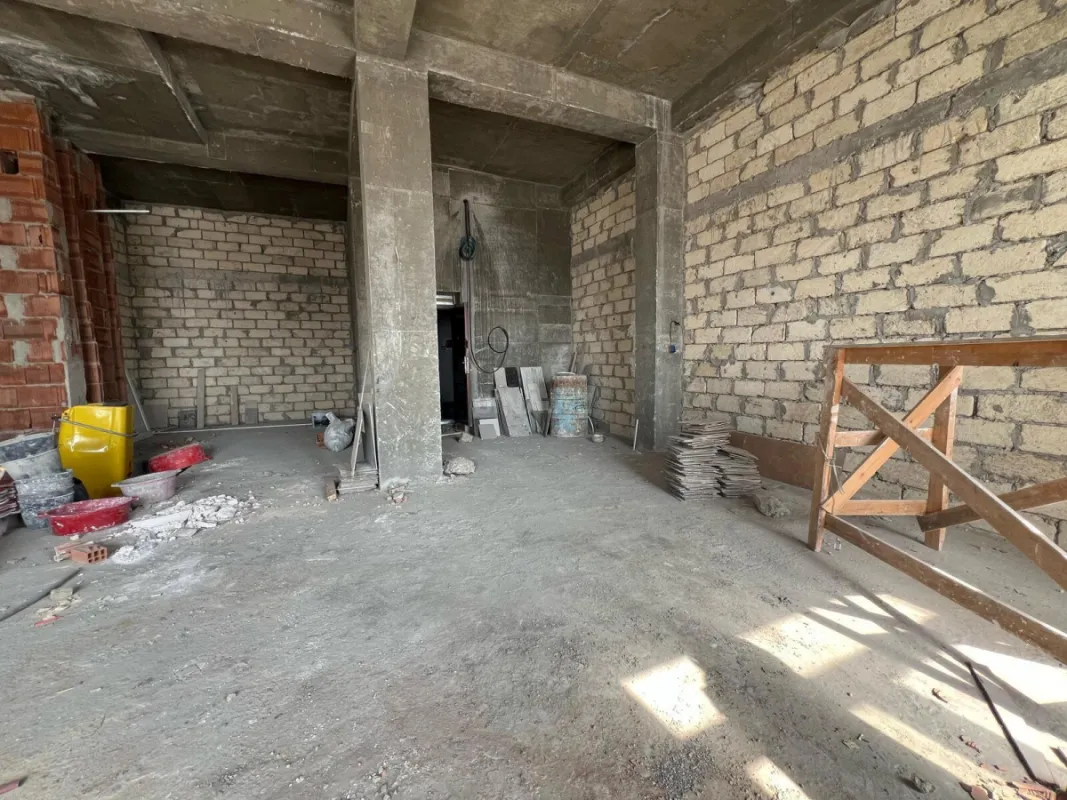 Satılır 2 otaqlı mənzil 81 m²
