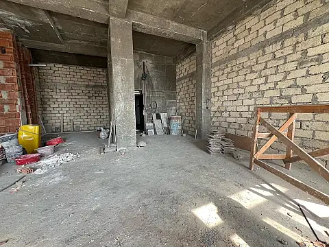 Satılır 2 otaqlı mənzil 81 m²