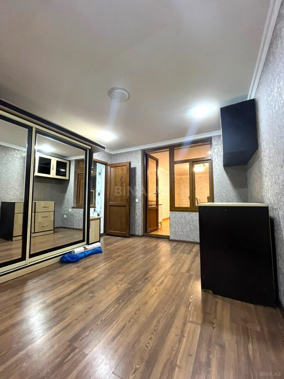 Satılır 3 otaqlı mənzil 60 m²