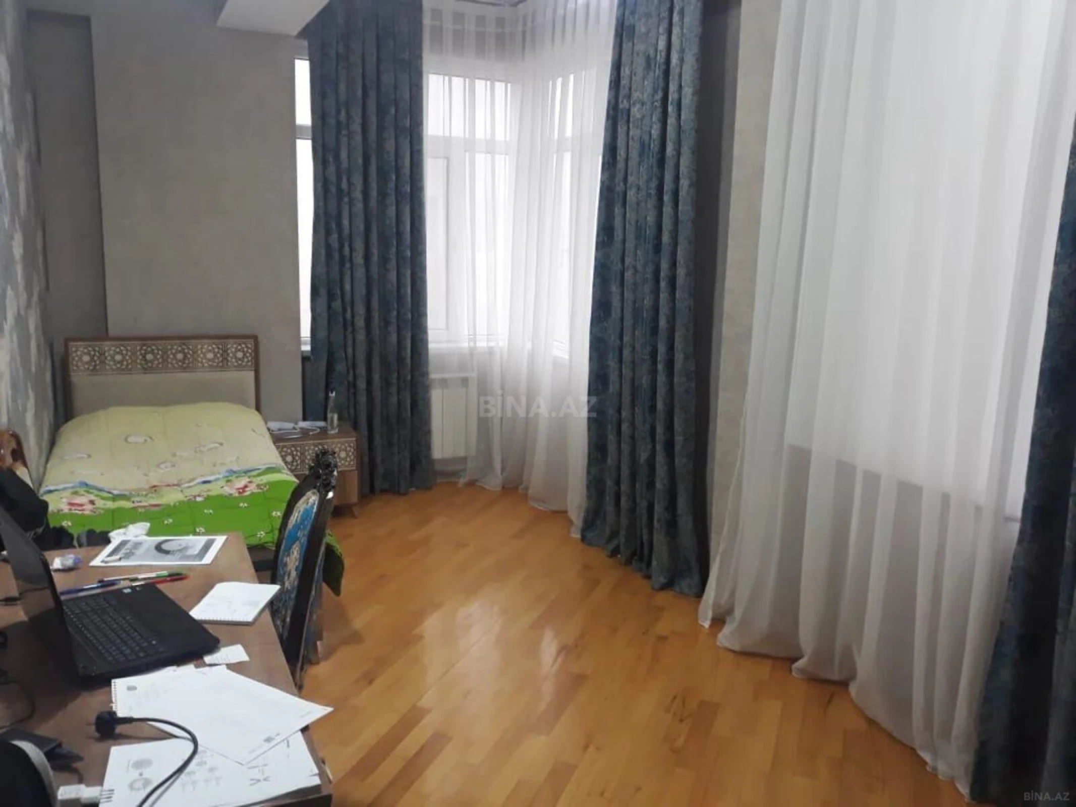 Satılır 3 otaqlı mənzil 136 m²