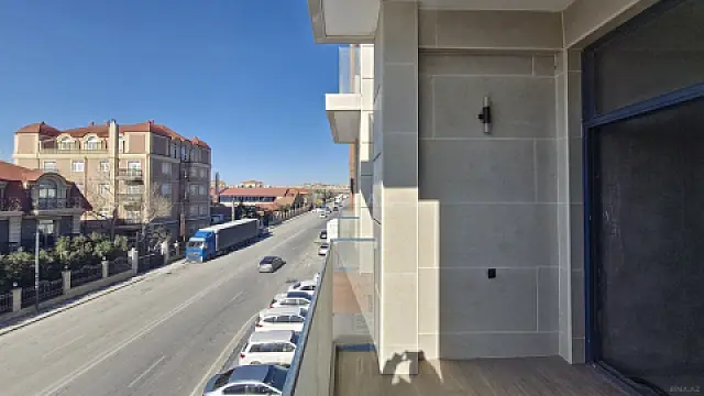 Satılır 2 otaqlı mənzil 67 m²