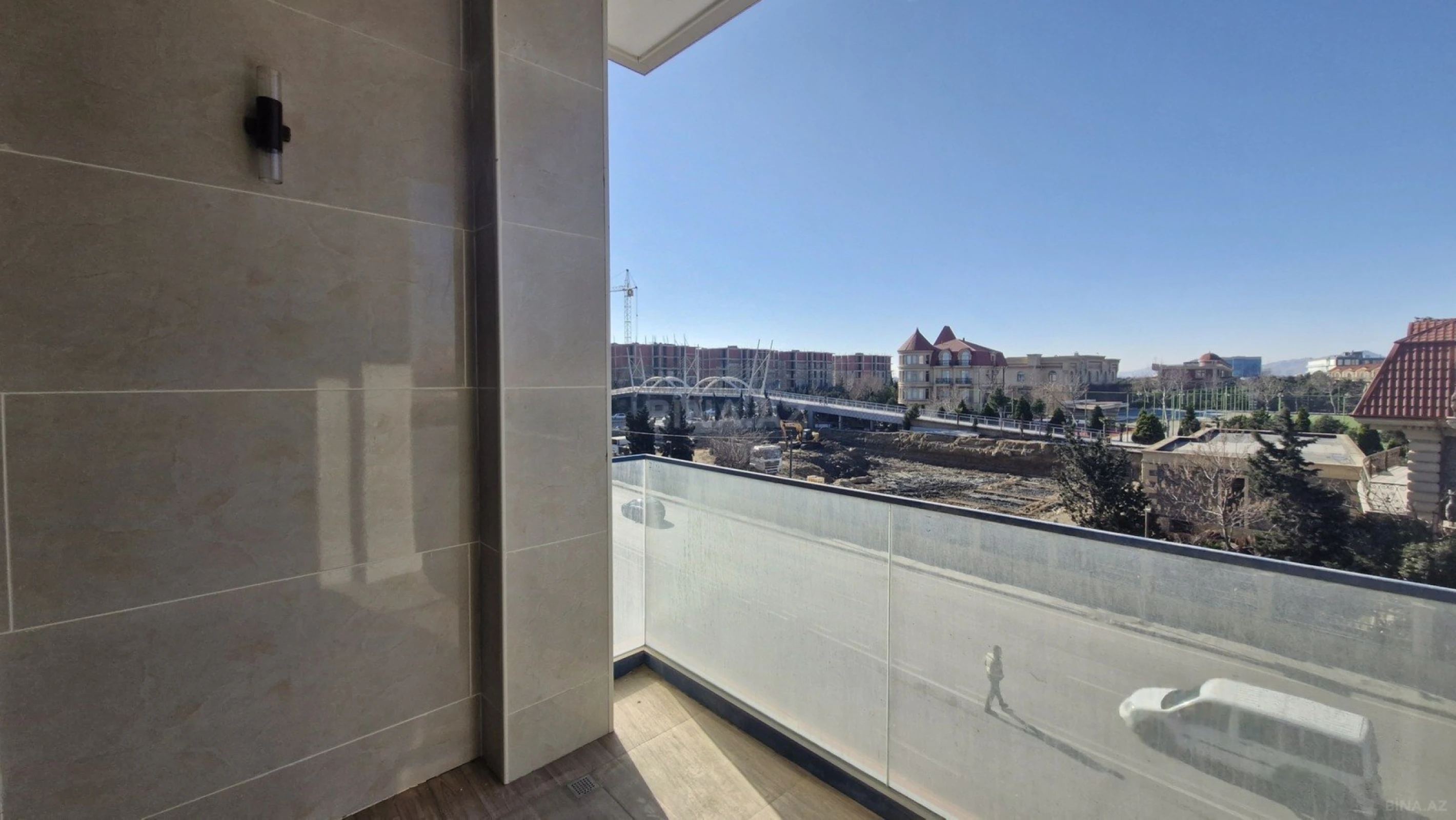 Satılır 2 otaqlı mənzil 67 m²