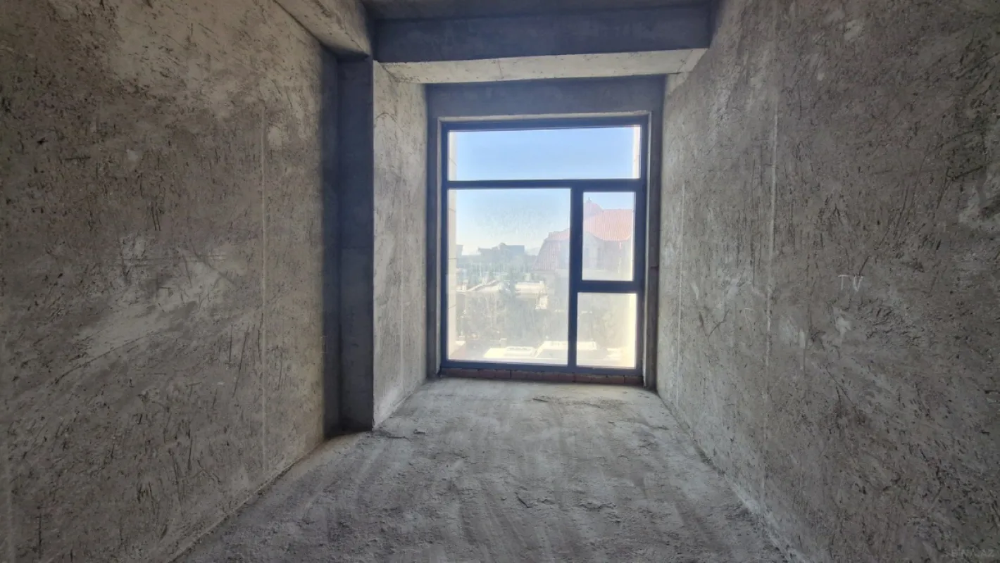 Satılır 2 otaqlı mənzil 67 m²