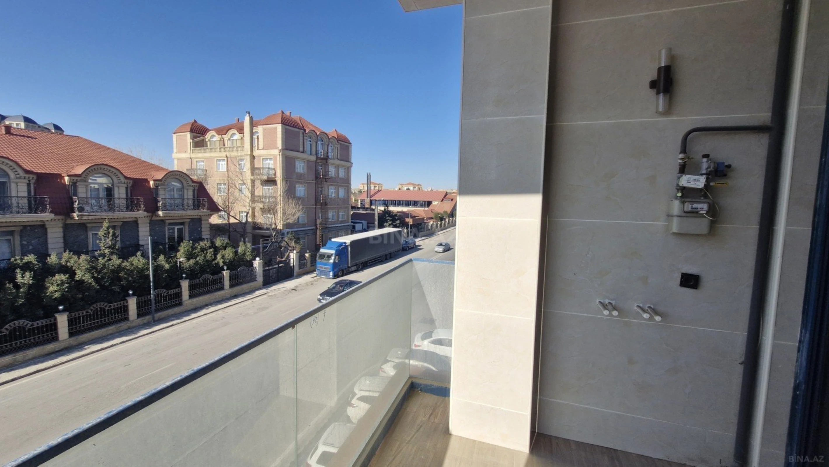 Satılır 2 otaqlı mənzil 67 m²