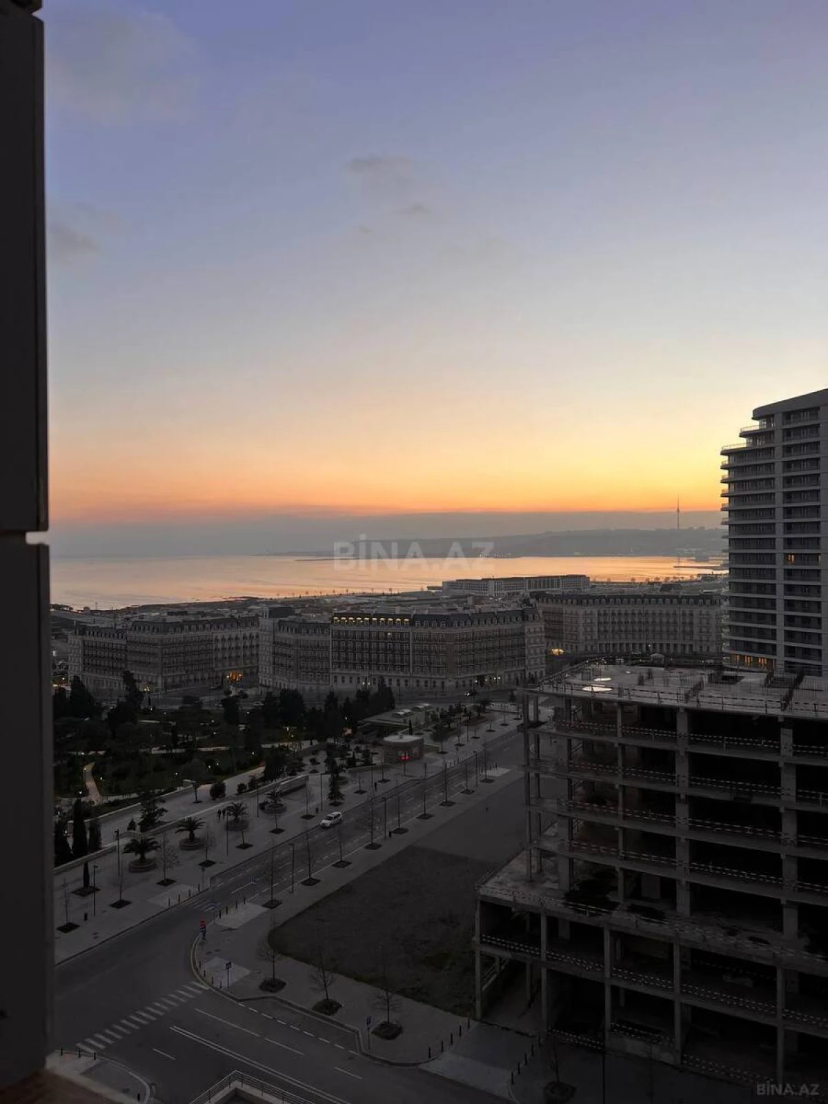 Kirayə verilir 3 otaqlı mənzil 157 m²