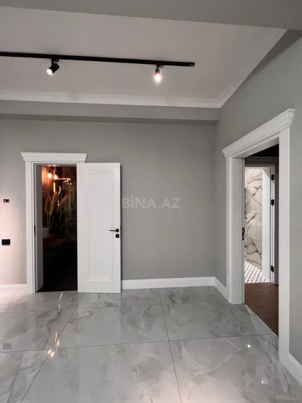 Kirayə verilir 3 otaqlı mənzil 157 m²