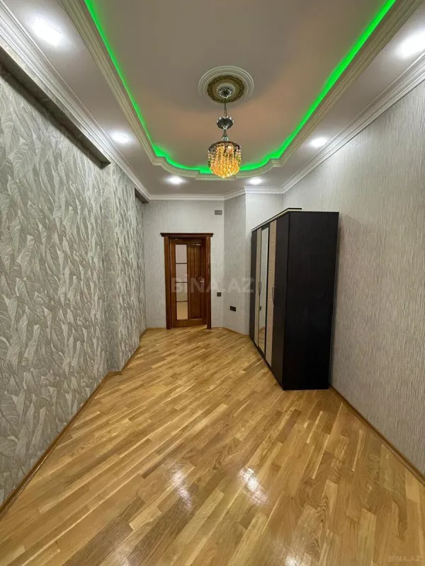 Satılır 3 otaqlı mənzil 115 m²