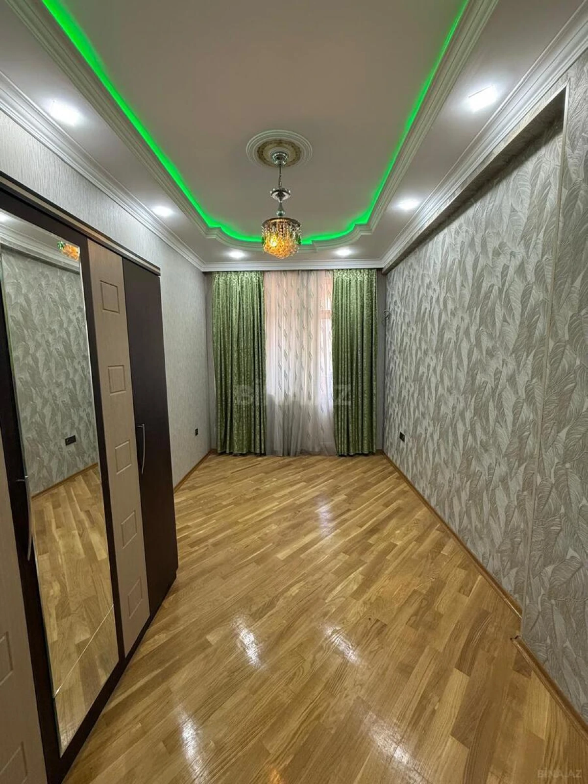 Satılır 3 otaqlı mənzil 115 m²